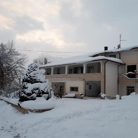 B&B Da Nonna Vincenza Vinchiaturo Exterior foto