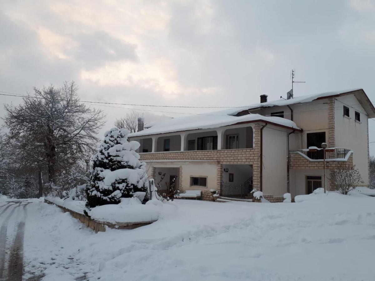 B&B Da Nonna Vincenza Vinchiaturo Exterior foto